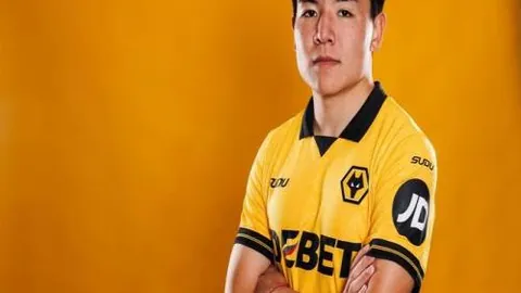 沙特巧用战术，20分钟未射一球领先，韩国狂攻11轮扳平比分！